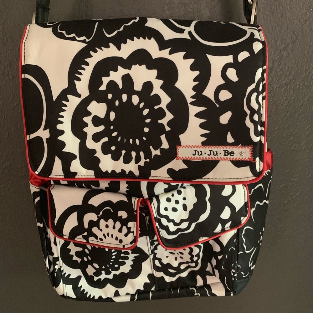 Onyx Blossoms Be Hip JuJuBe with Back Pack straps